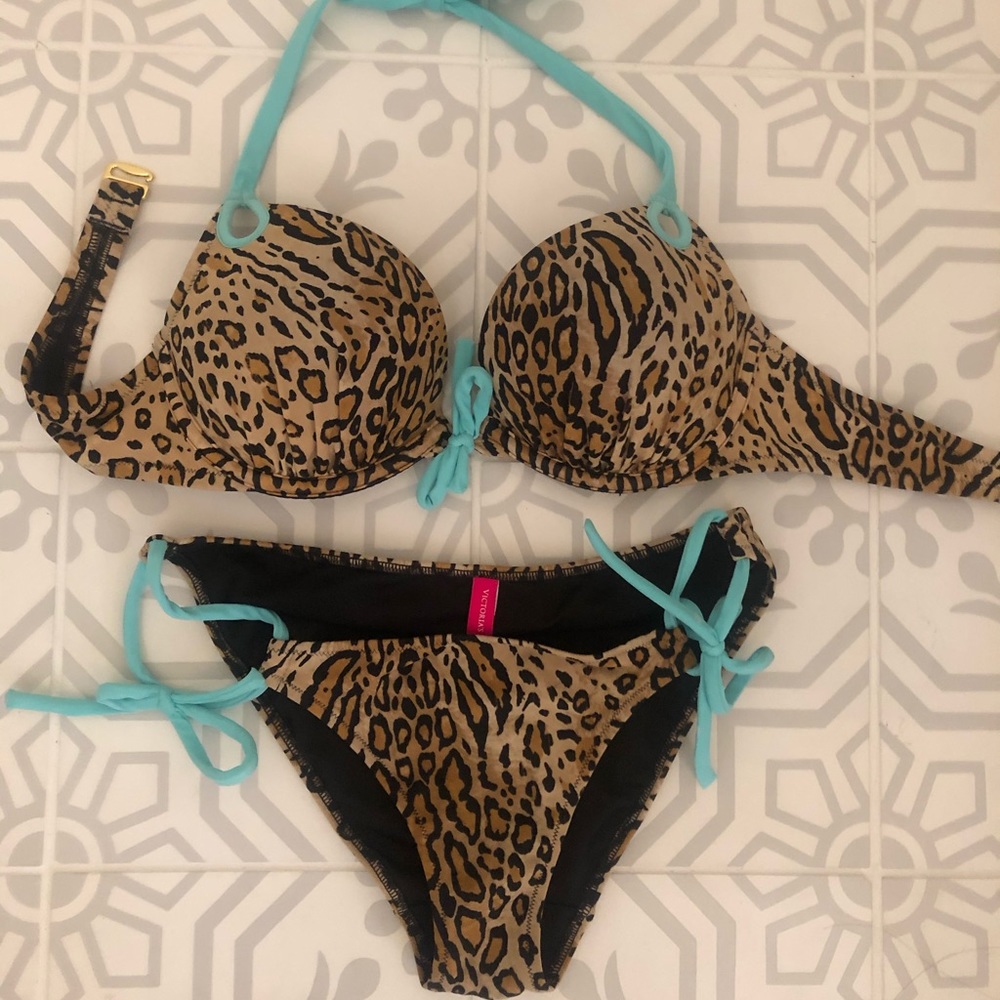 *NEVER WORN* Leopard VS Swimsuit